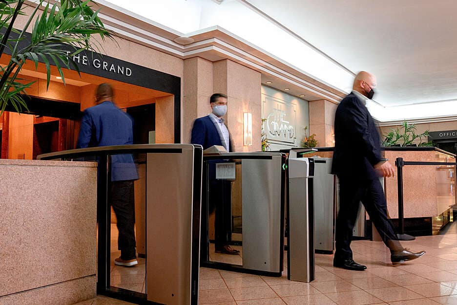 How Integrated Security Gate Systems Improve Safety & Efficiency in Egypt 29 integrated security turnstile gate & barrier gates systems